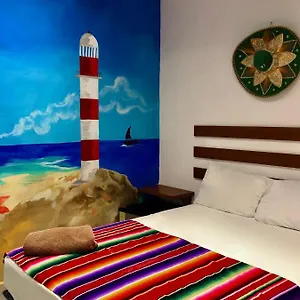 Leo Downtown , Cancún México